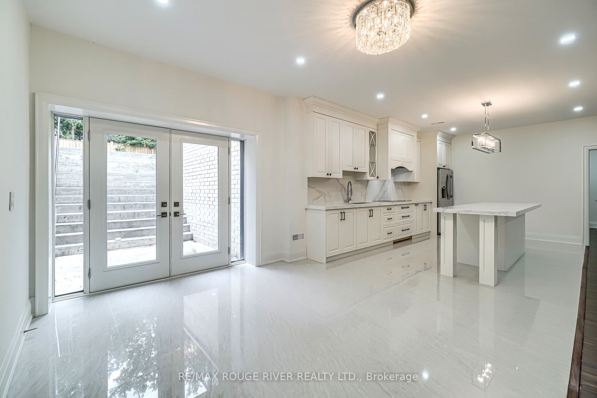135 Ranee Ave