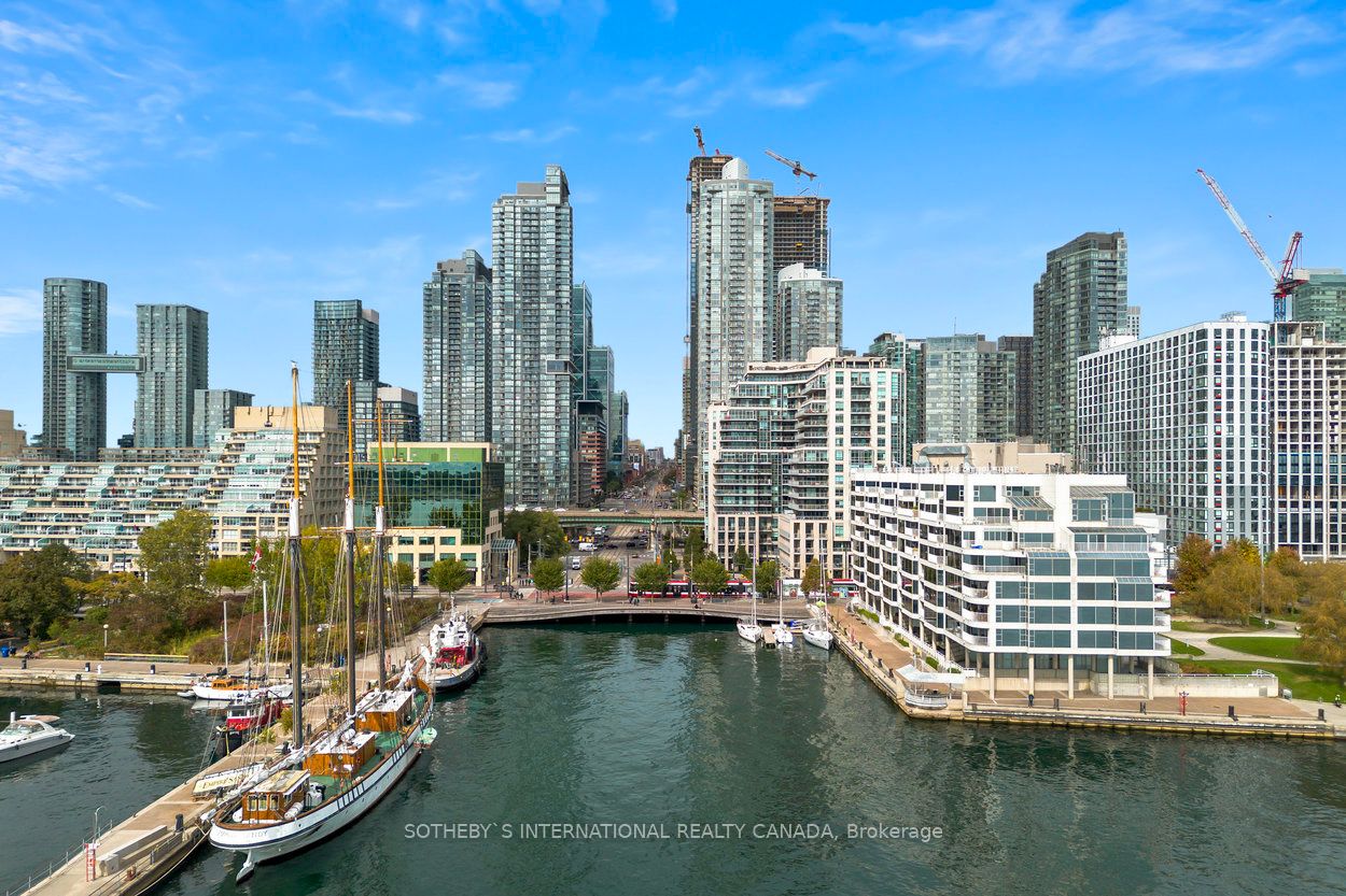 401 Queens Quay W, #512