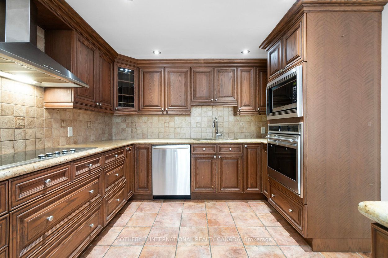 401 Queens Quay W, #512