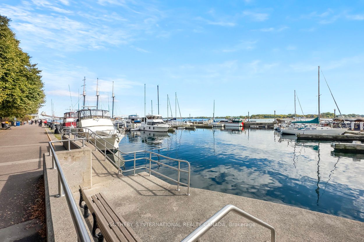 401 Queens Quay W, #512