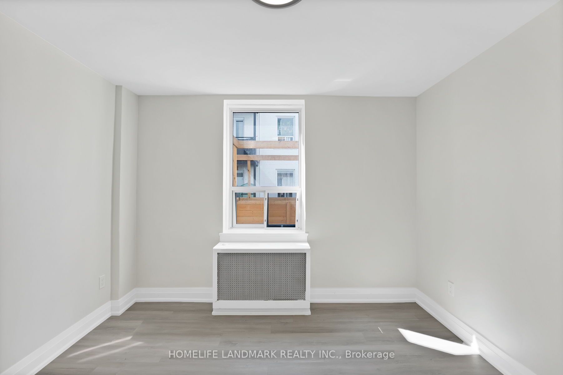 699 Eglinton Avenue W, #104