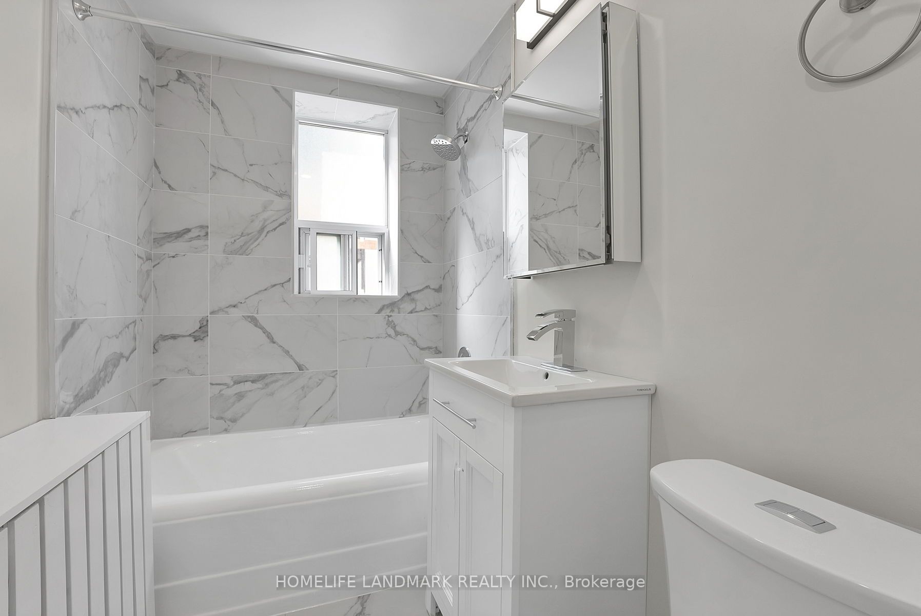 699 Eglinton Avenue W, #104