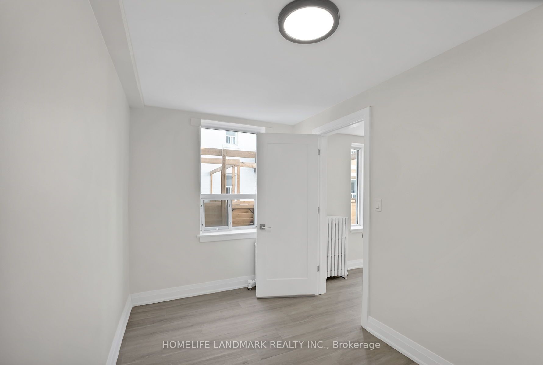 699 Eglinton Avenue W, #104