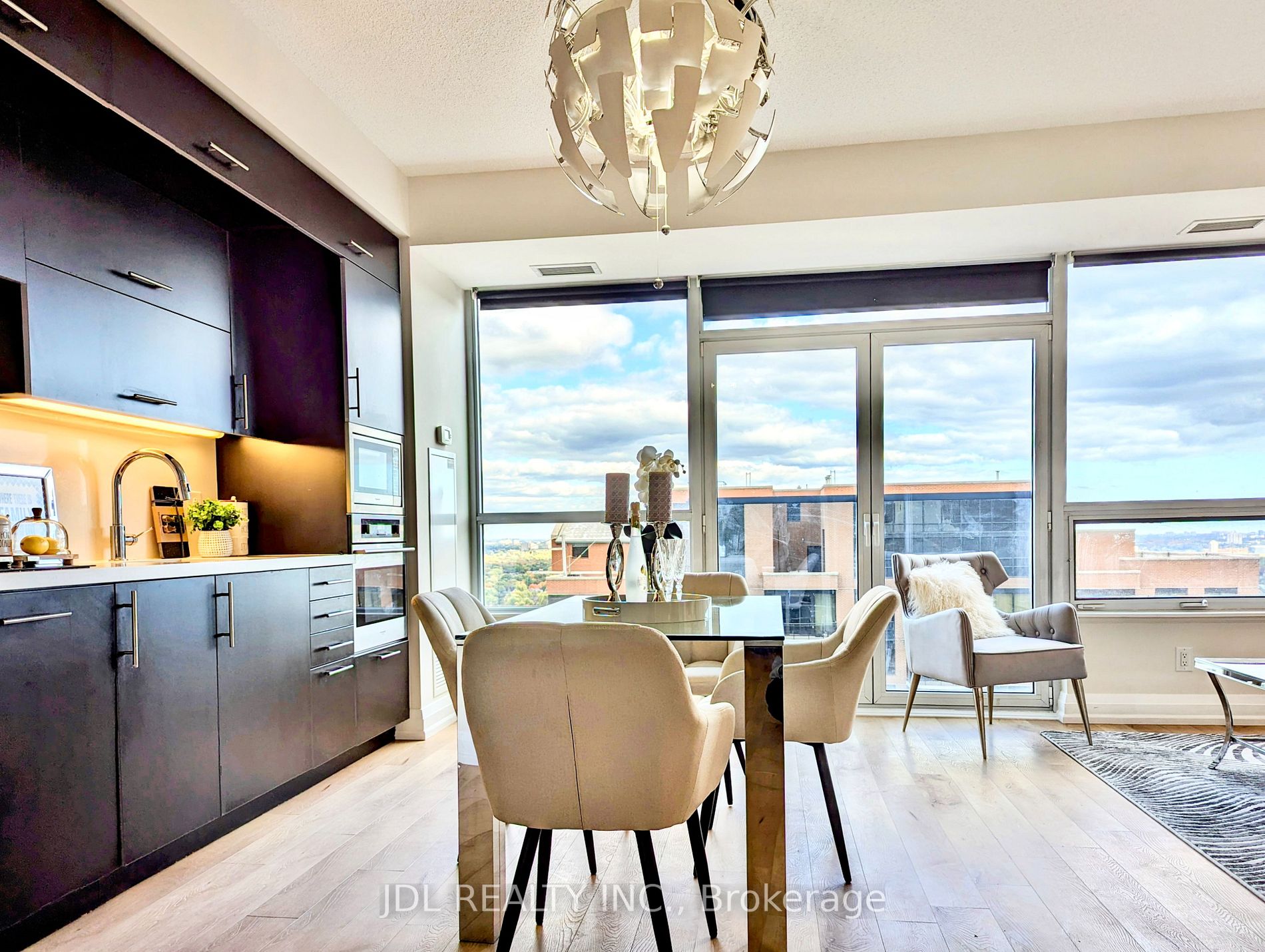 5 Sheppard Ave E, #2824
