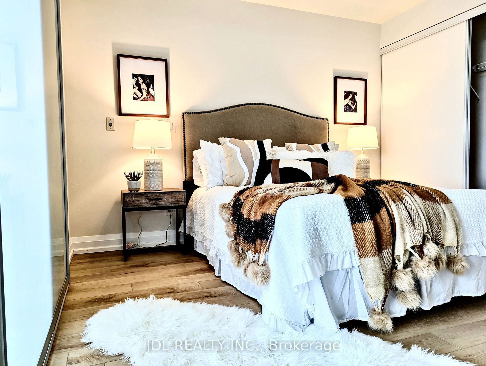 5 Sheppard Ave E, #2824