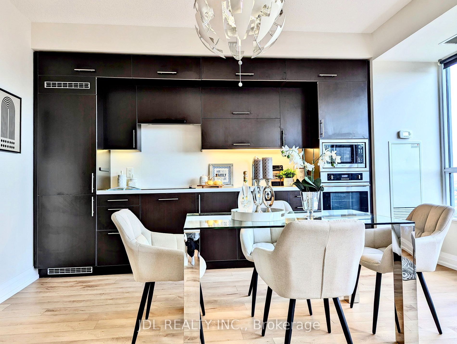 5 Sheppard Ave E, #2824