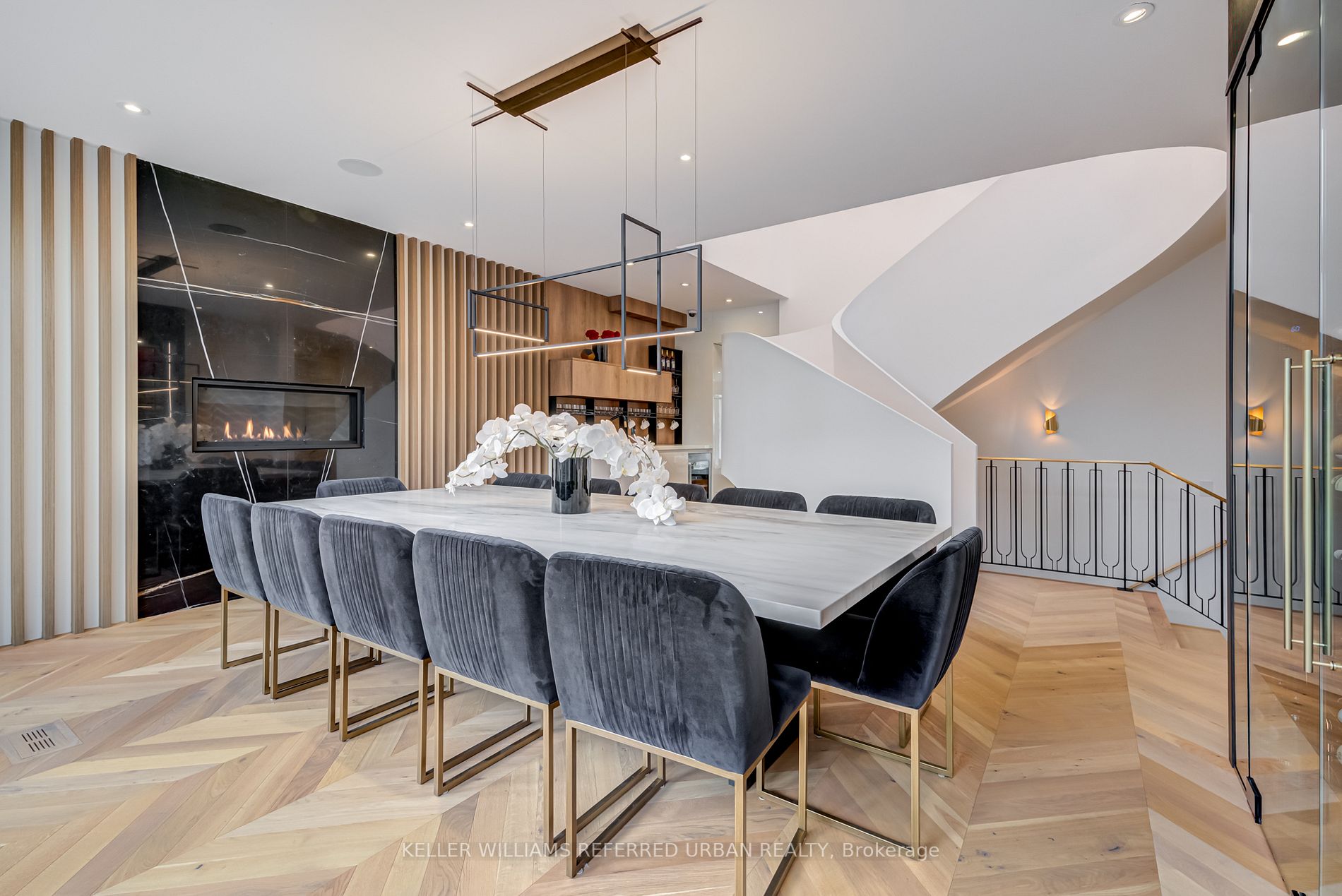 30 Otter Cres