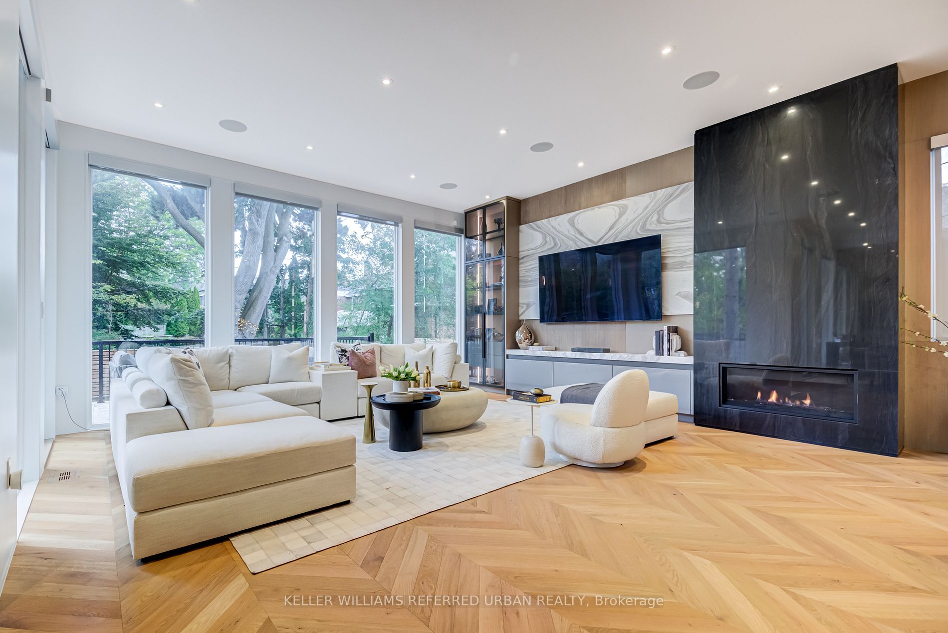 30 Otter Cres