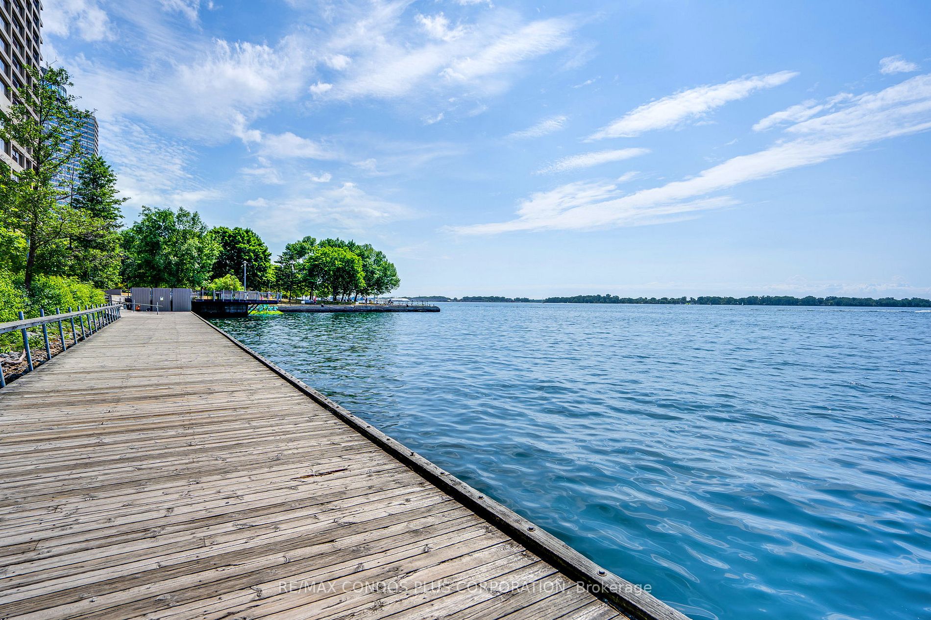 77 Harbour Sq, #502