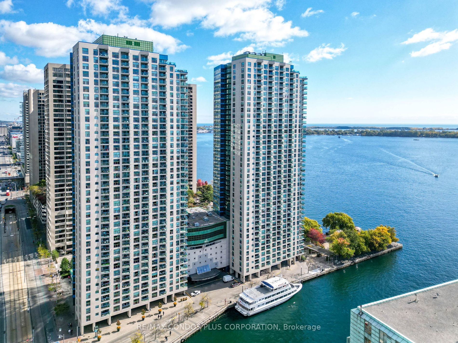77 Harbour Sq, #502