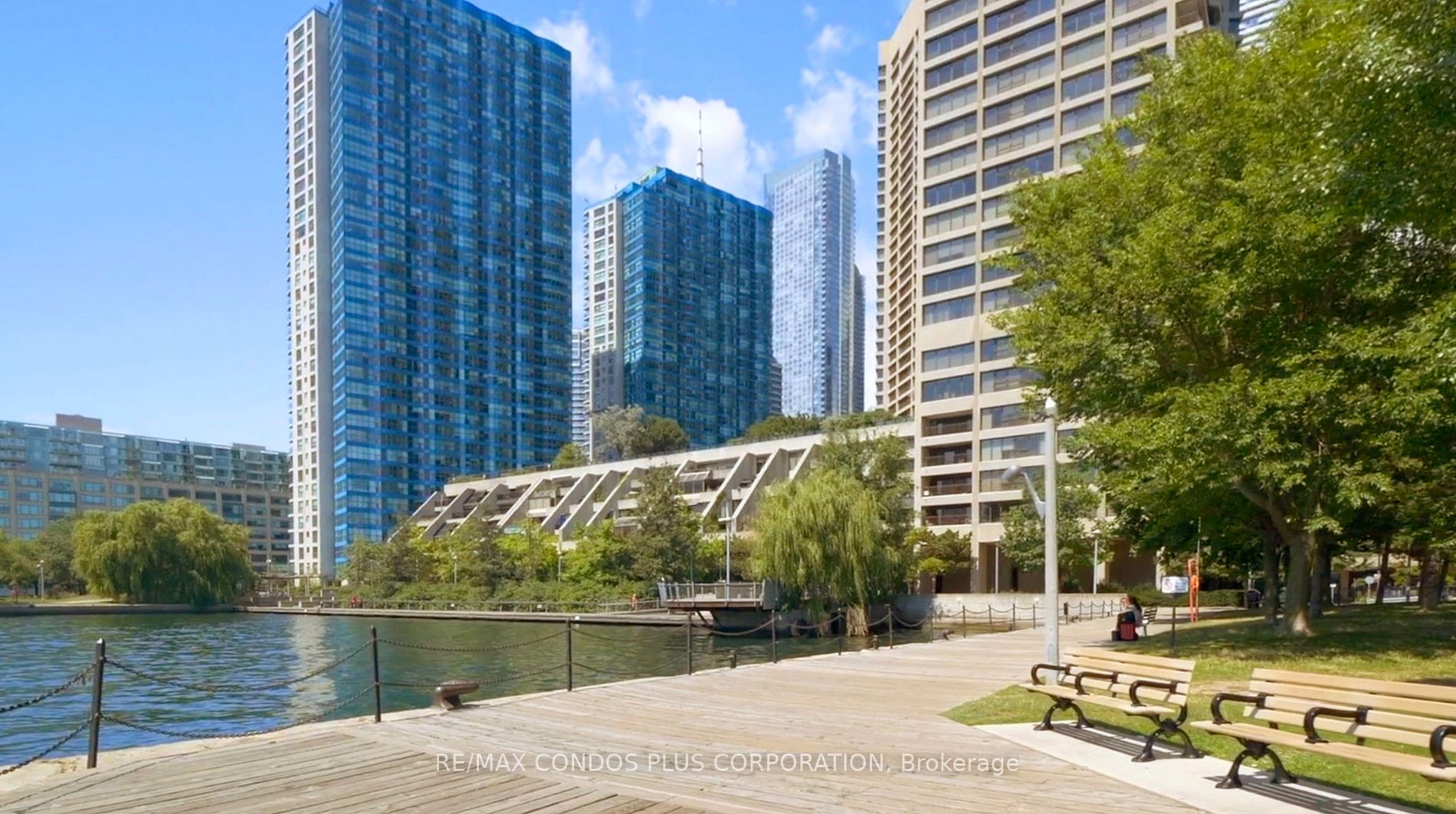 77 Harbour Sq, #502