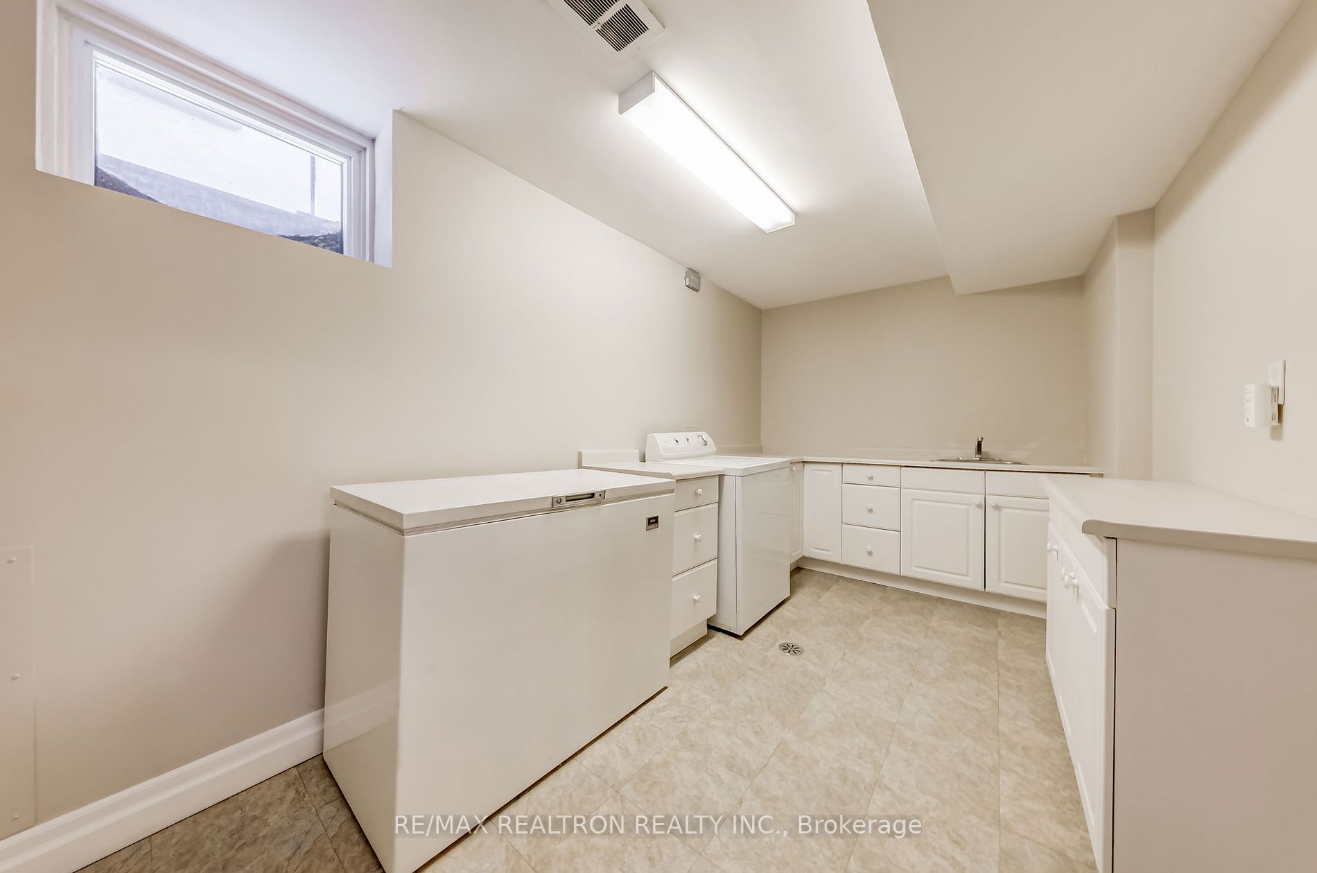 154 Joicey Blvd