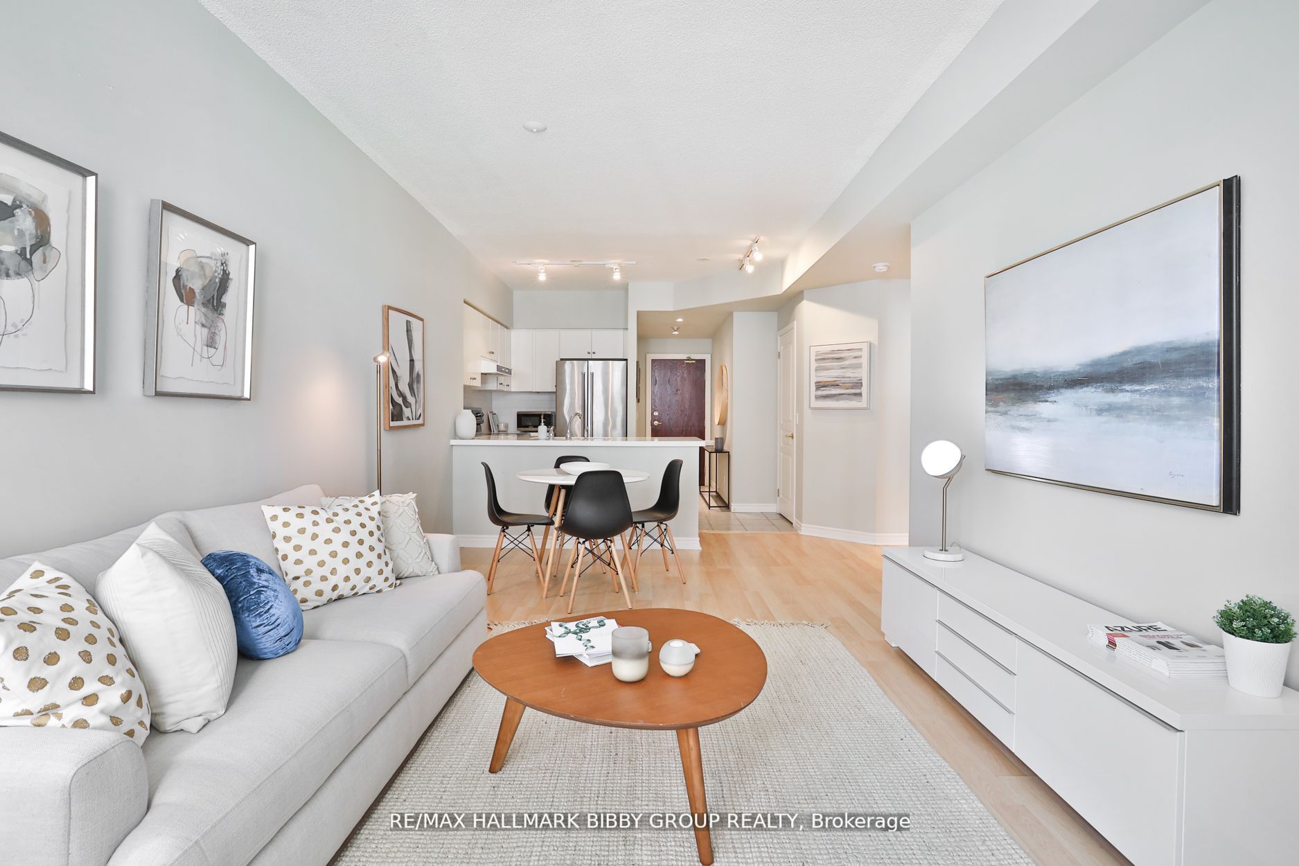 1 Deer Park Cres, #401