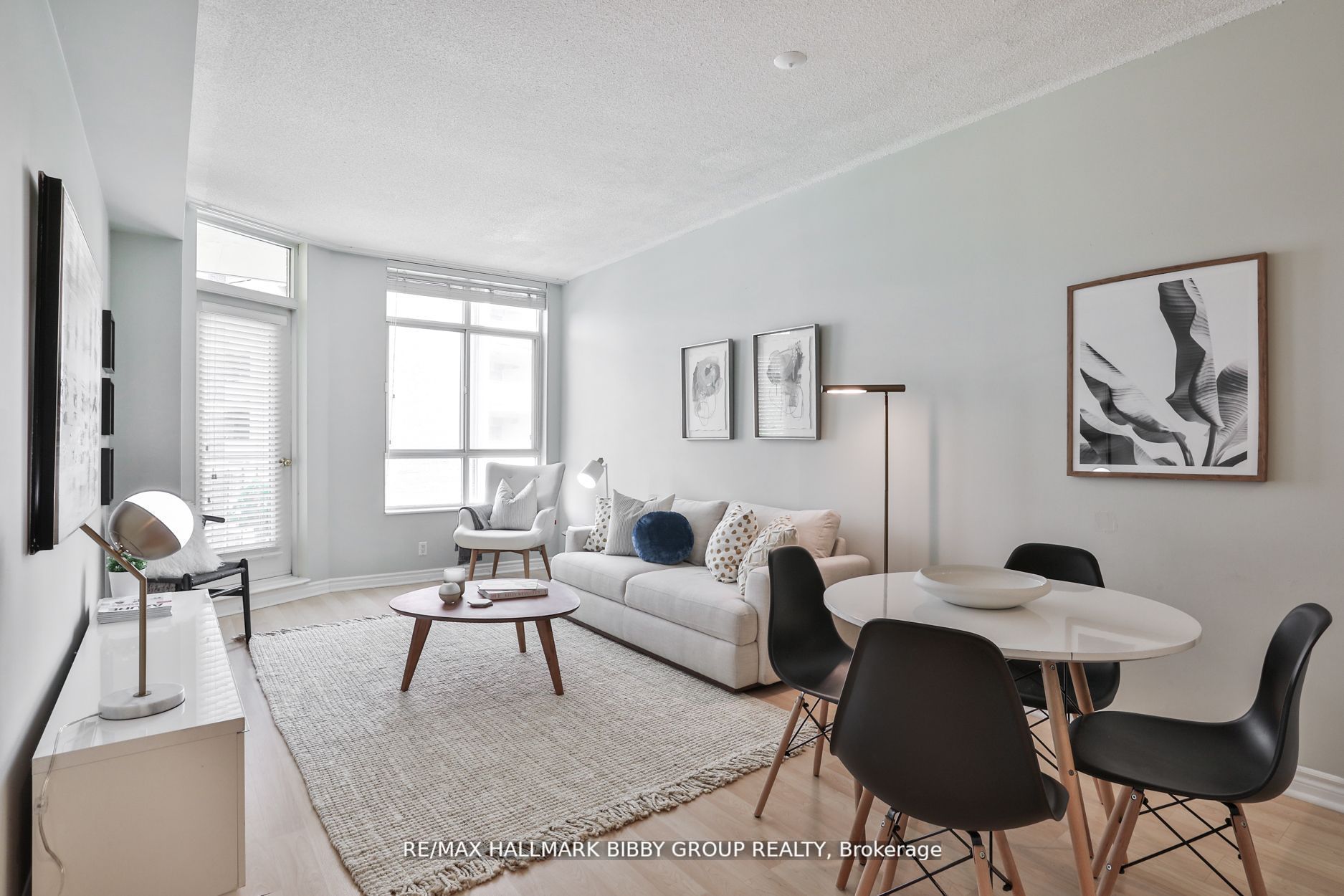 1 Deer Park Cres, #401