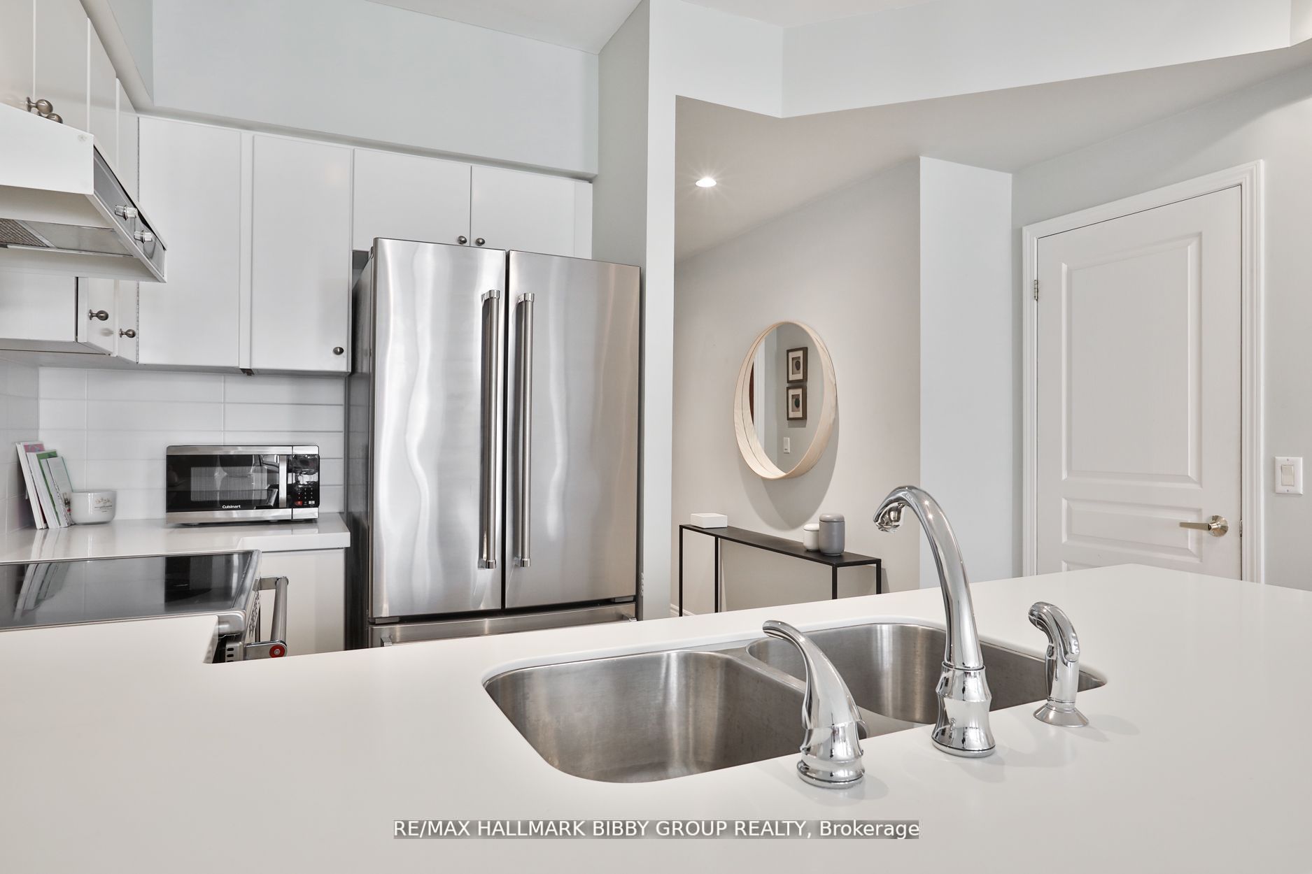 1 Deer Park Cres, #401