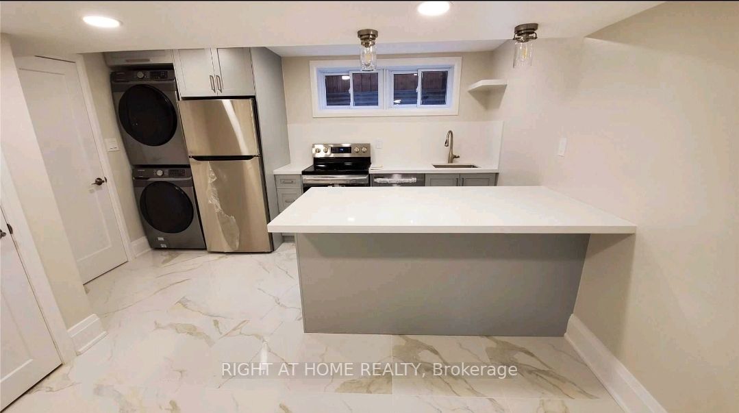 57 Ravenscroft Circ, #Bsmt