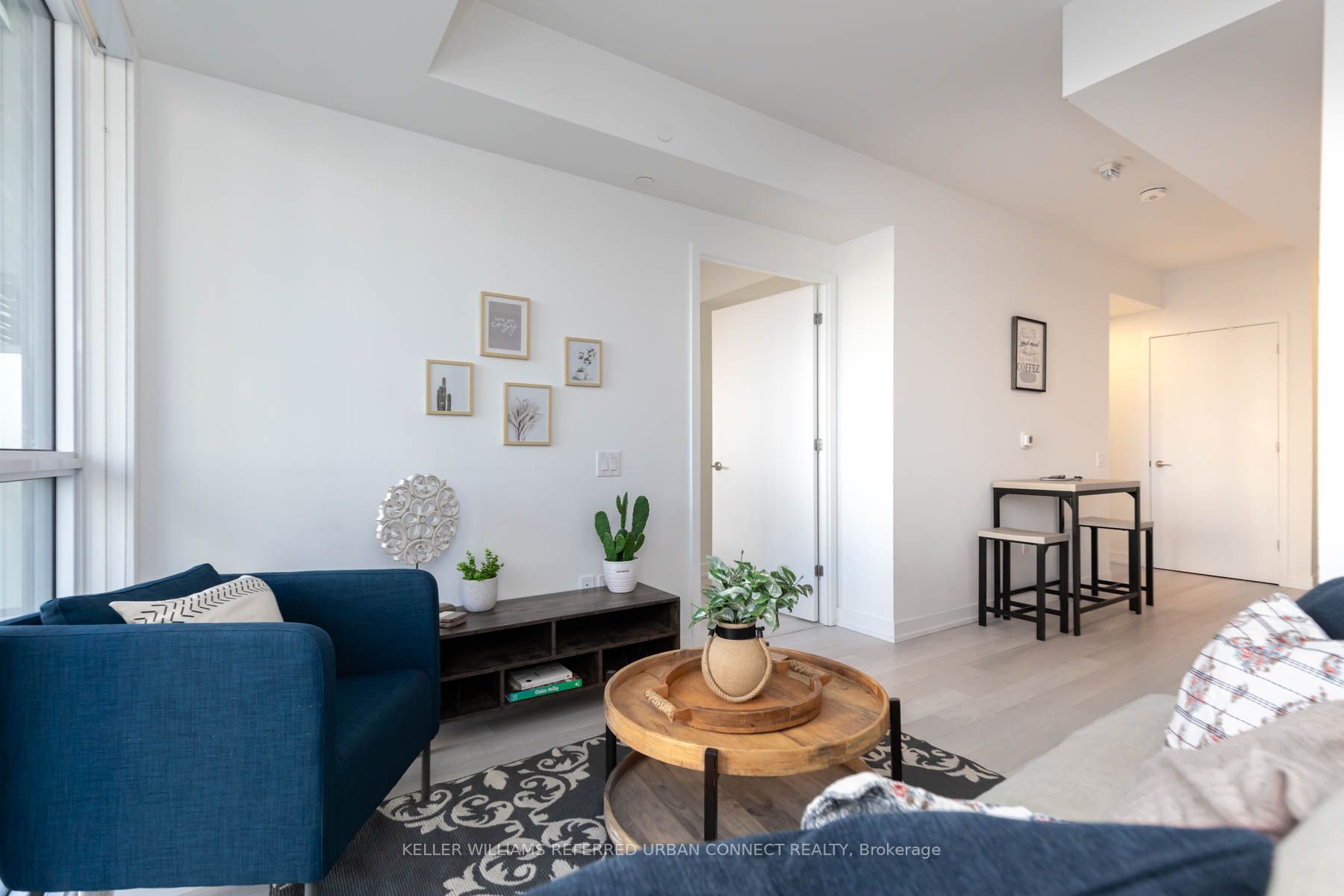39 Roehampton Ave, #1101