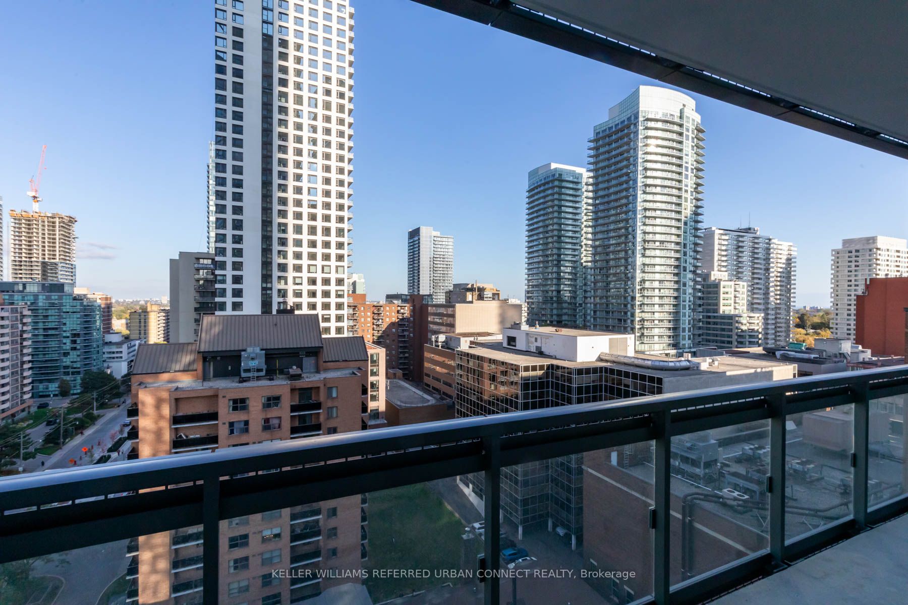 39 Roehampton Ave, #1101