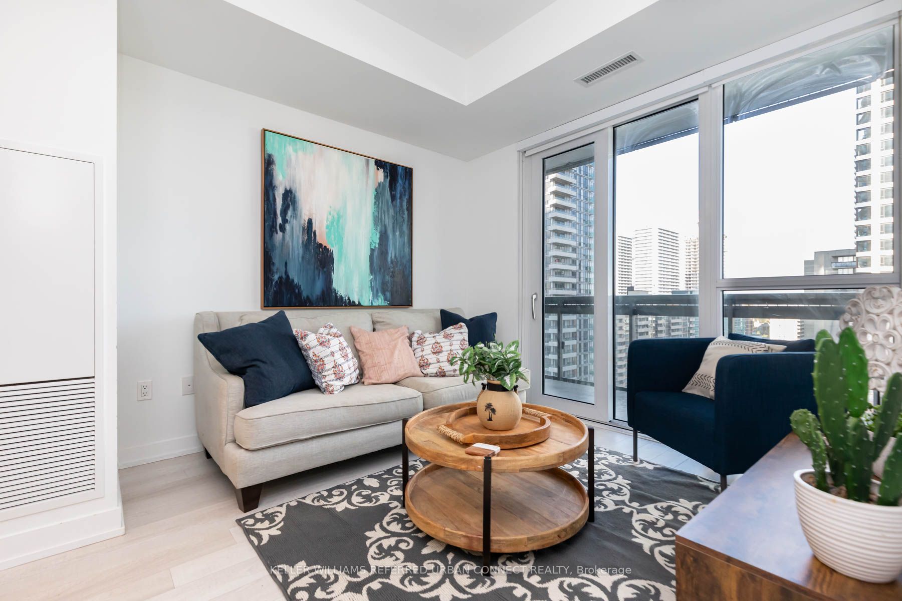 39 Roehampton Ave, #1101