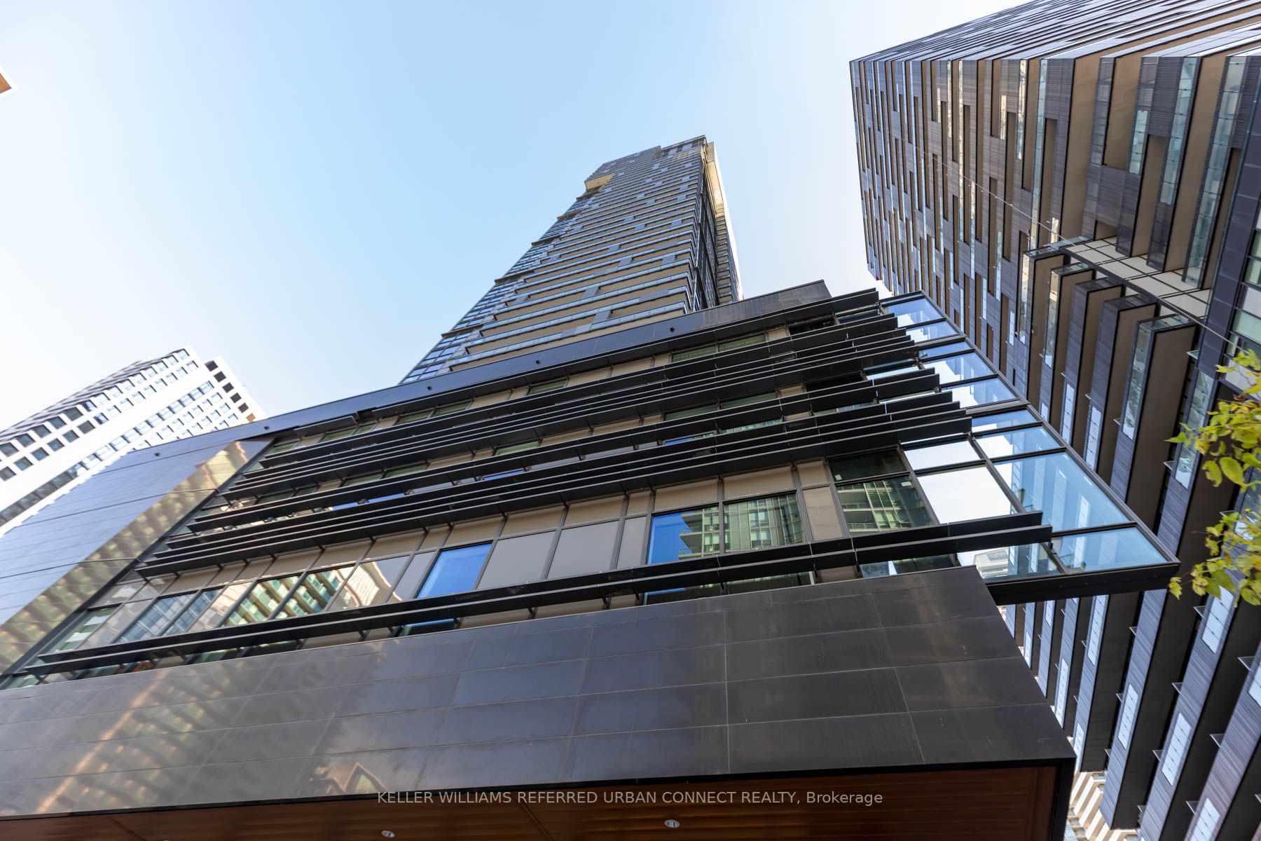 39 Roehampton Ave, #1101