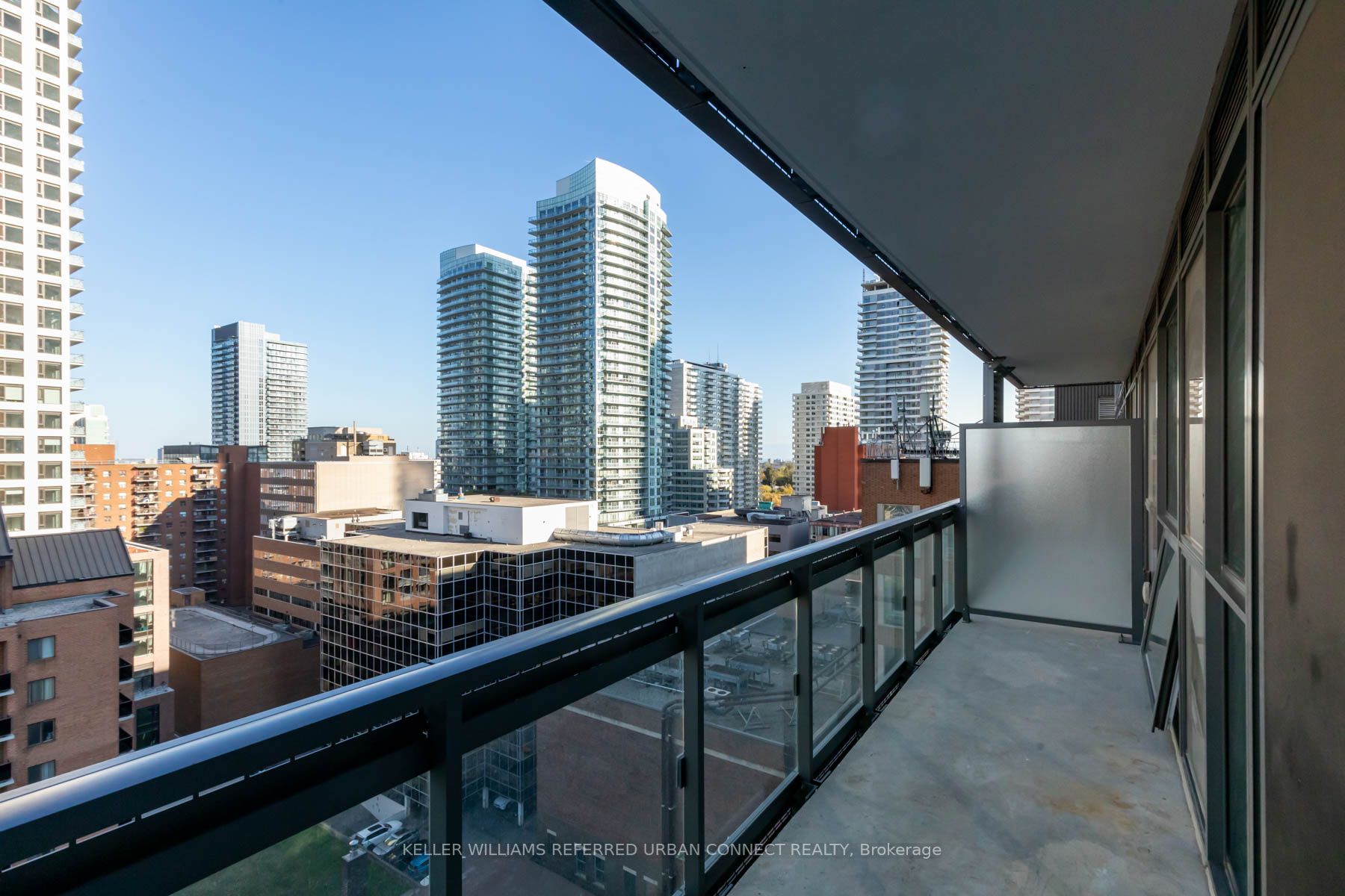 39 Roehampton Ave, #1101