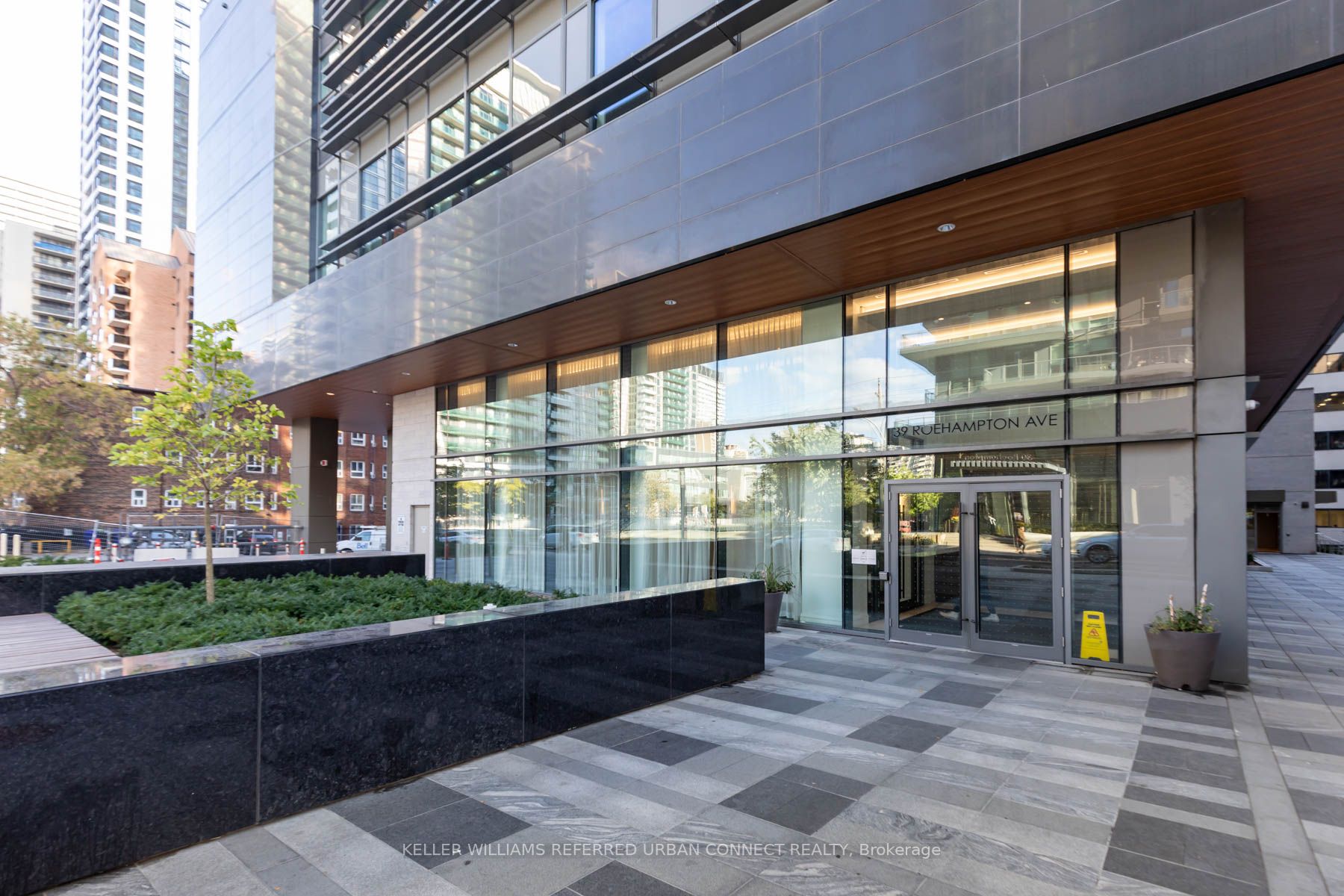 39 Roehampton Ave, #1101