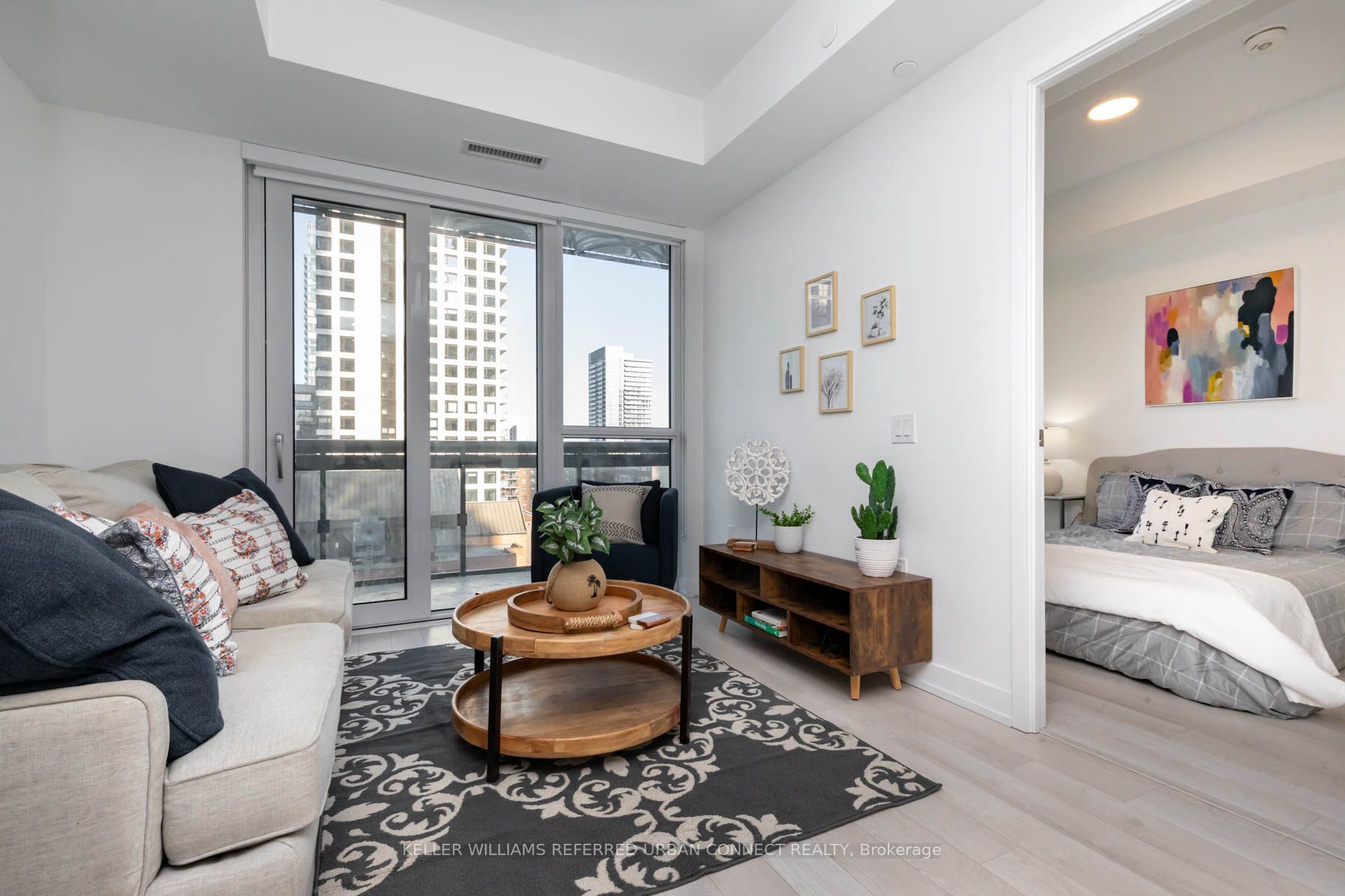 39 Roehampton Ave, #1101