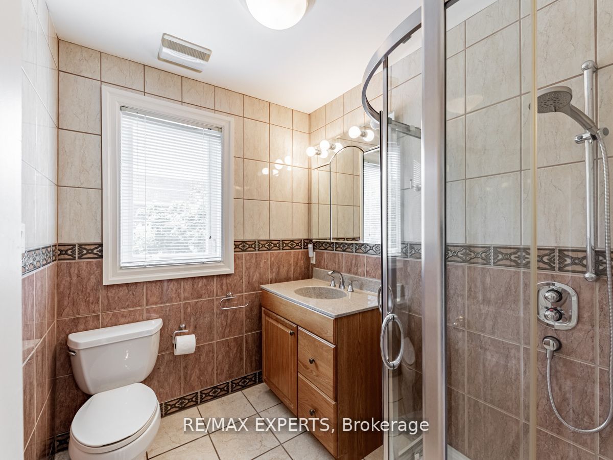 136 Chatsworth Dr