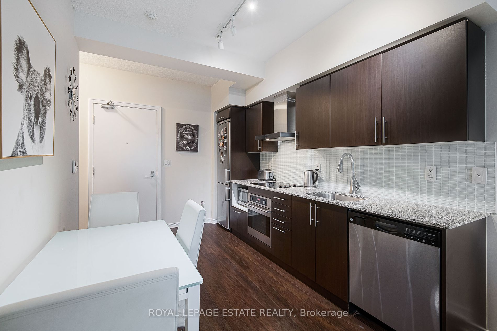 352 Front St W, #1921