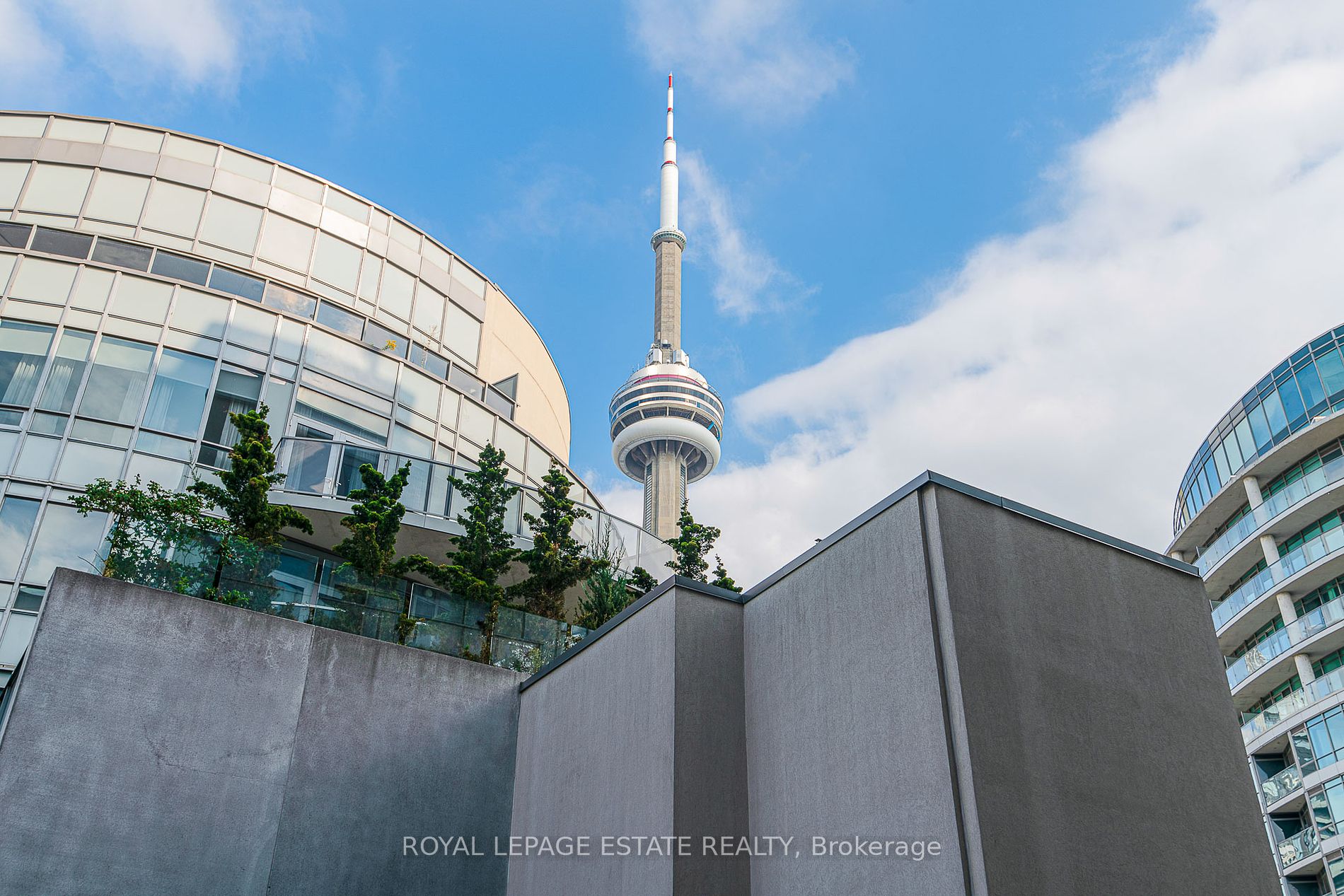 352 Front St W, #1921