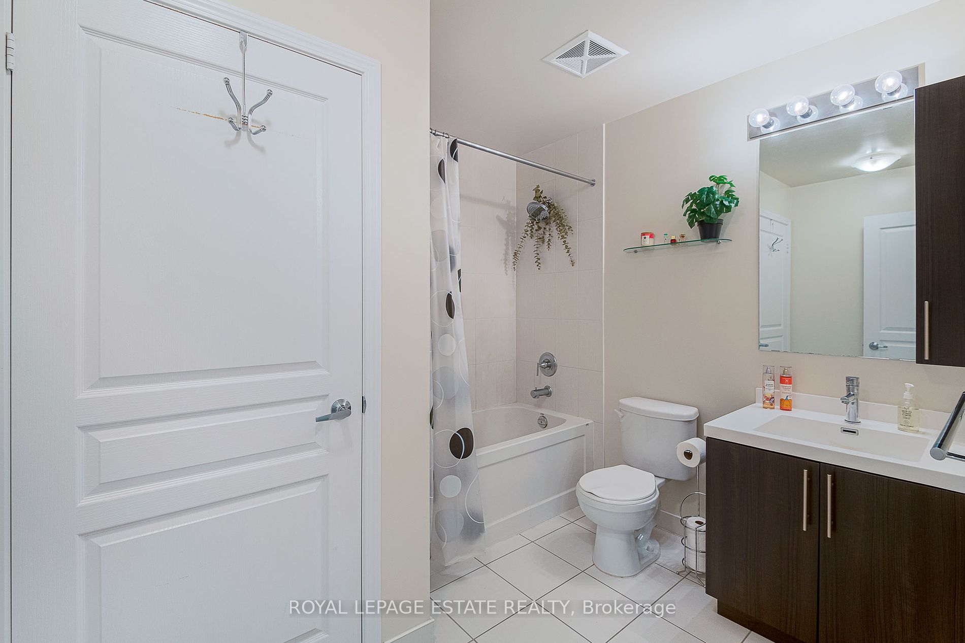 352 Front St W, #1921