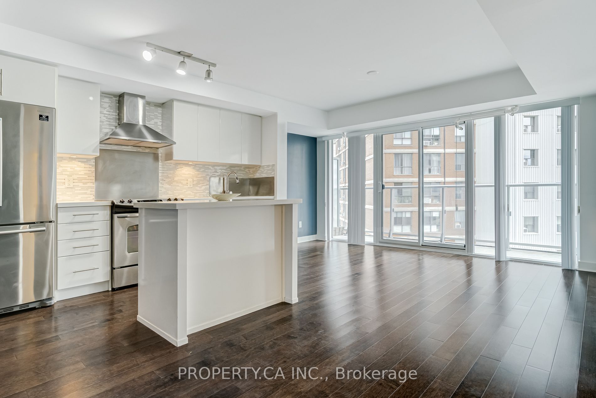58 Orchard View Boulevard, #907