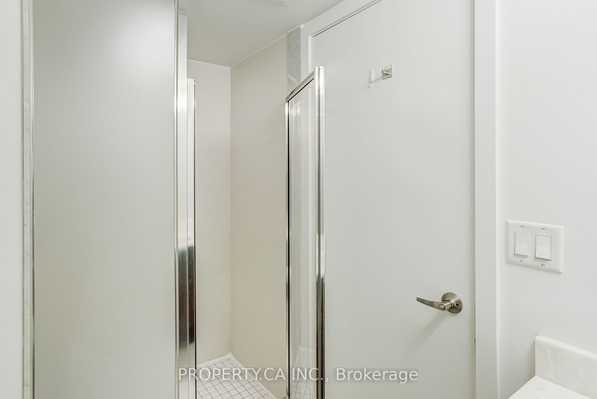 58 Orchard View Boulevard, #907