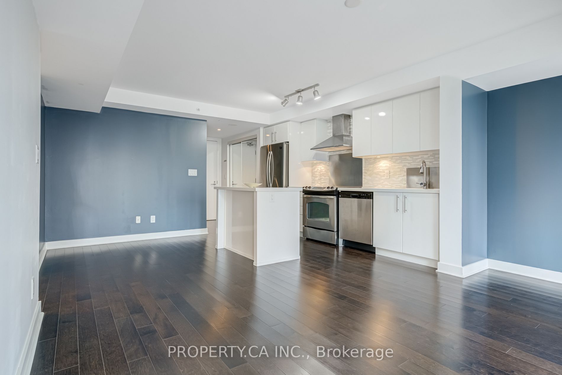58 Orchard View Boulevard, #907