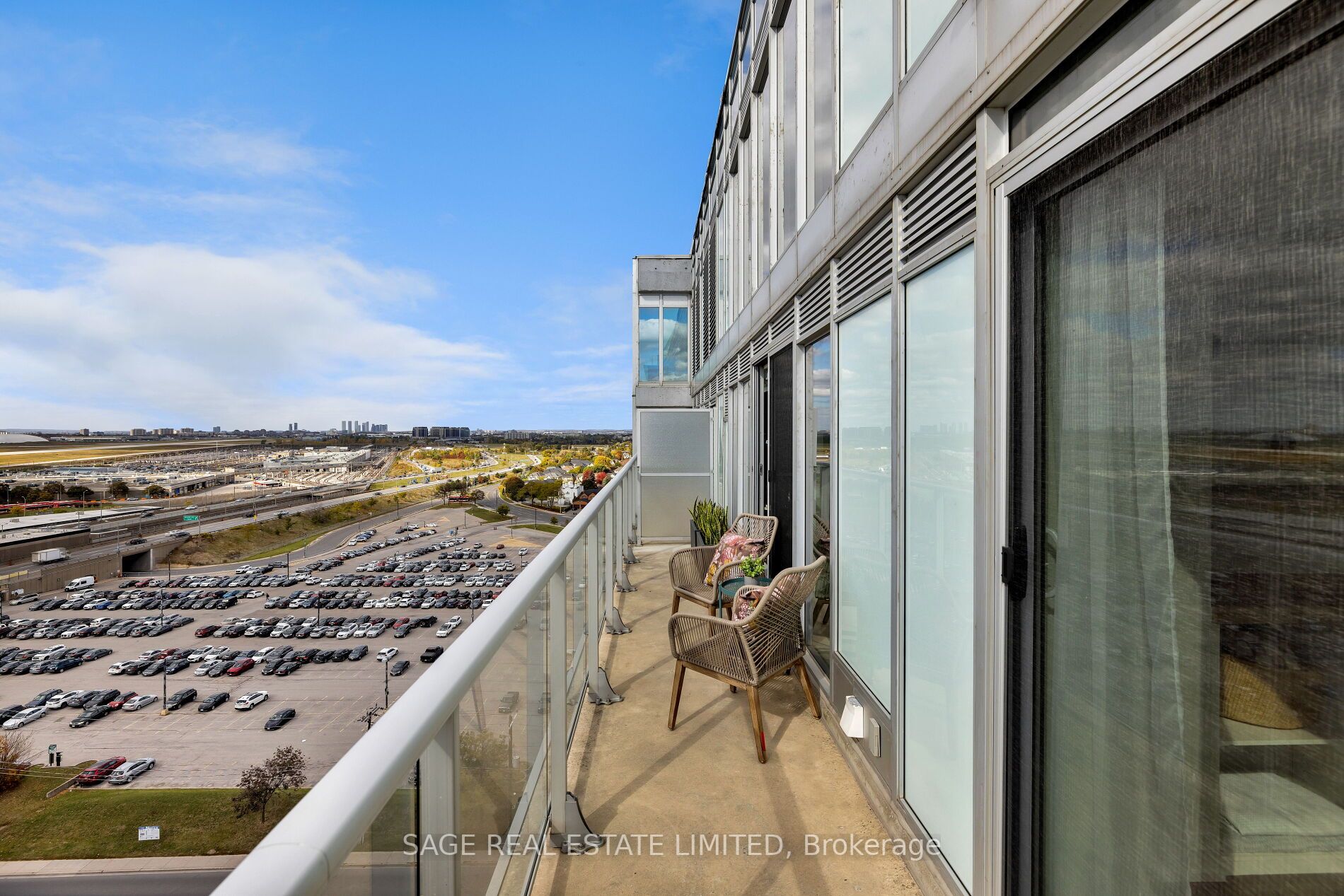 555 Wilson Ave, #Ph1401