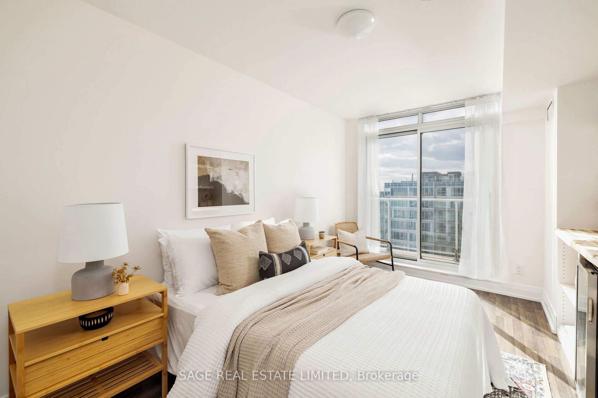 555 Wilson Ave, #Ph1401