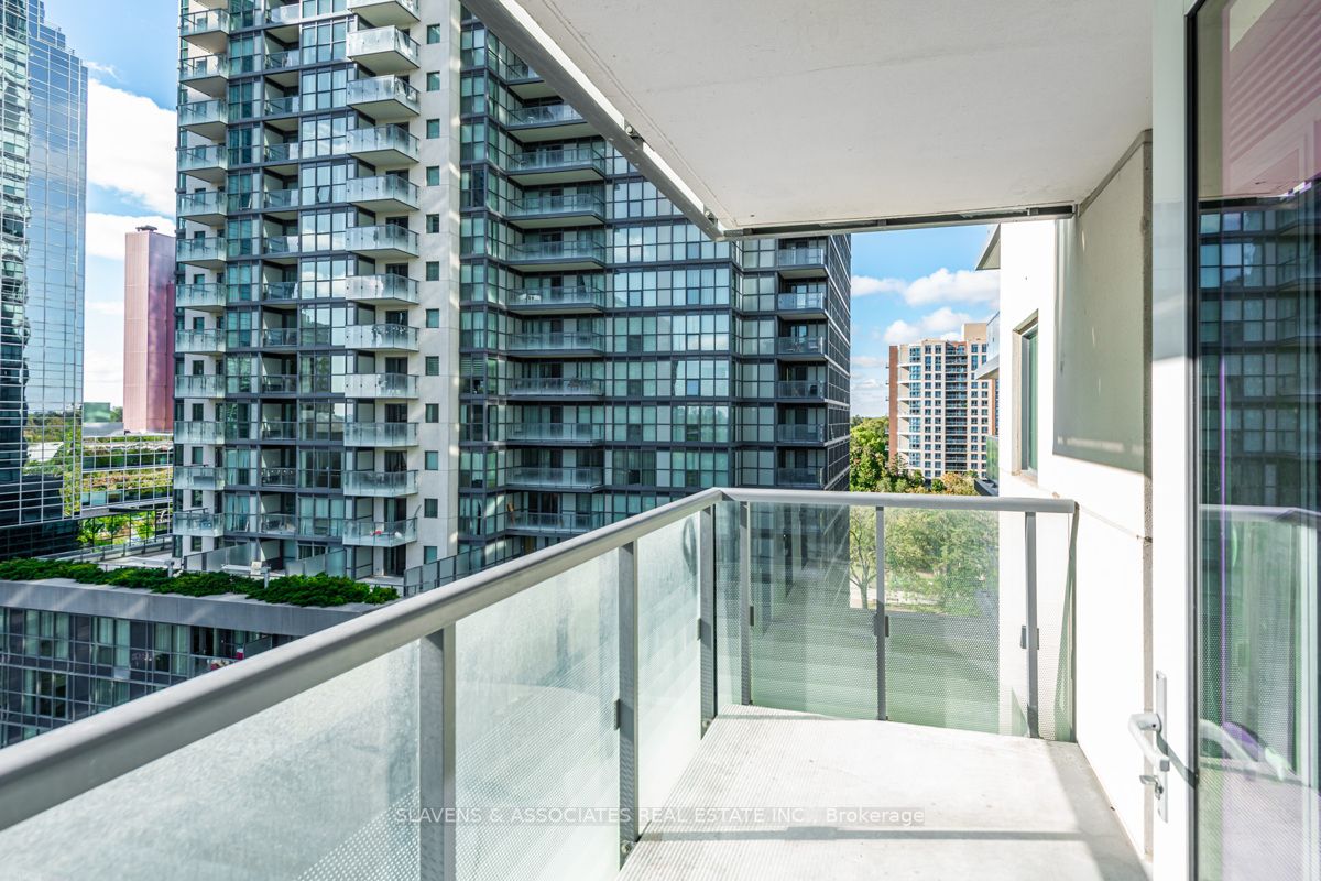 5168 Yonge St, #815