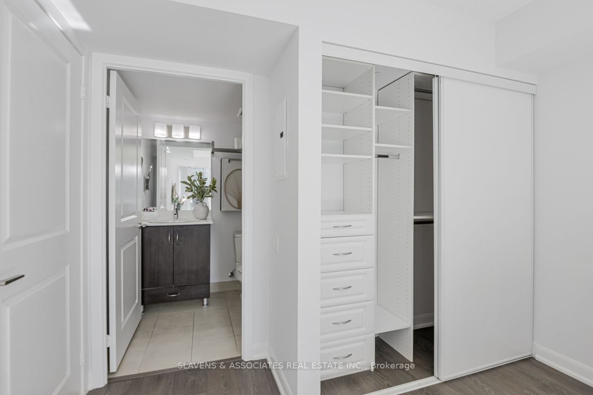 5168 Yonge St, #815