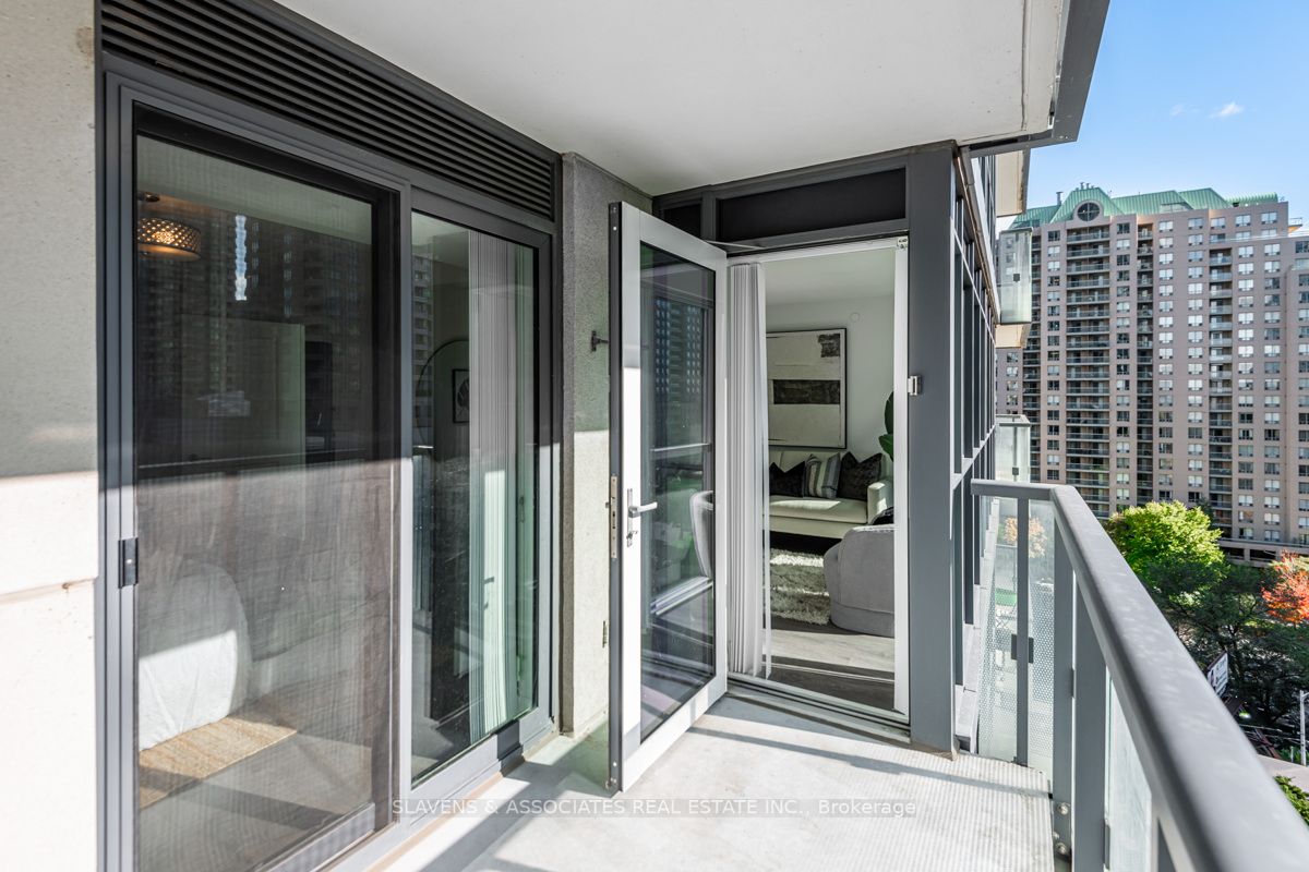 5168 Yonge St, #815