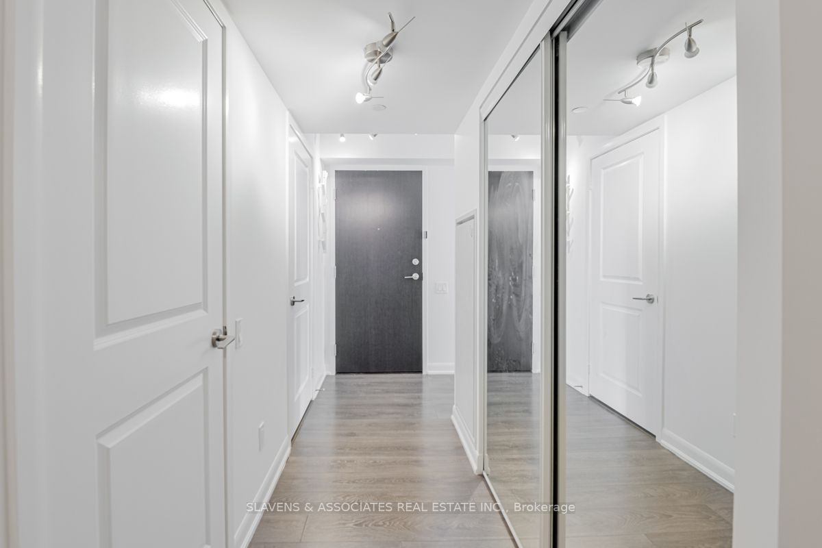 5168 Yonge St, #815