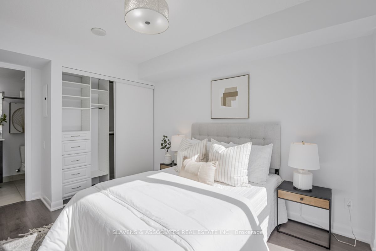 5168 Yonge St, #815