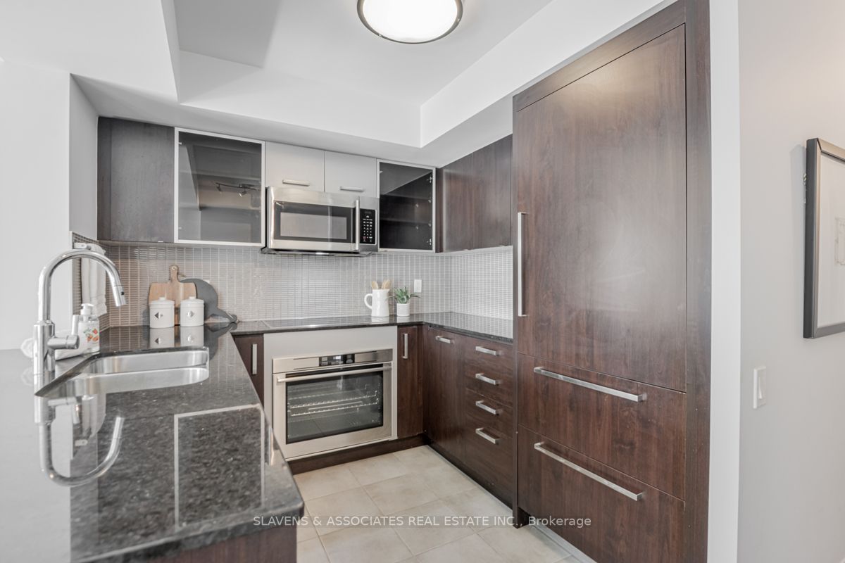 5168 Yonge St, #815