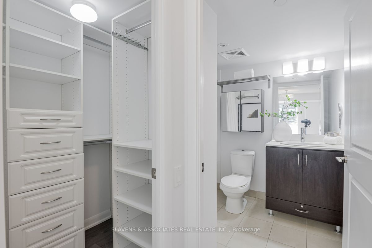 5168 Yonge St, #815