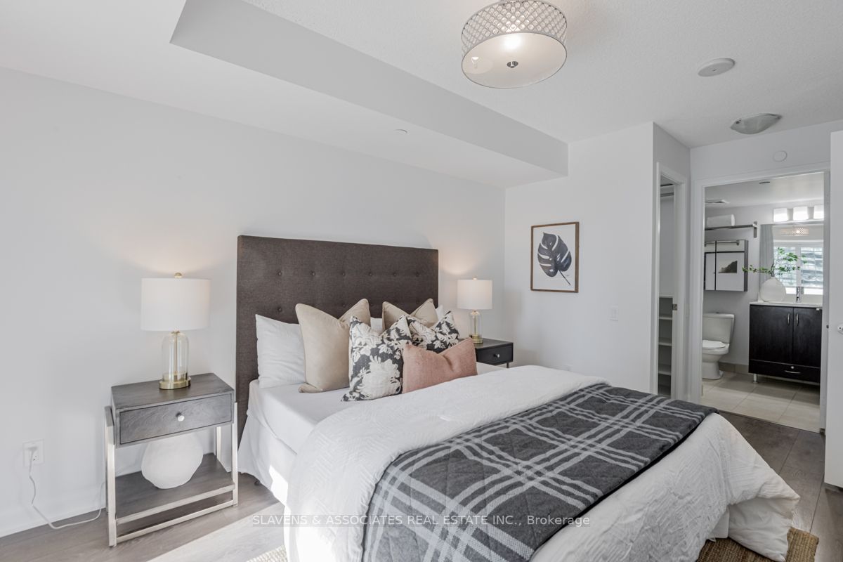 5168 Yonge St, #815