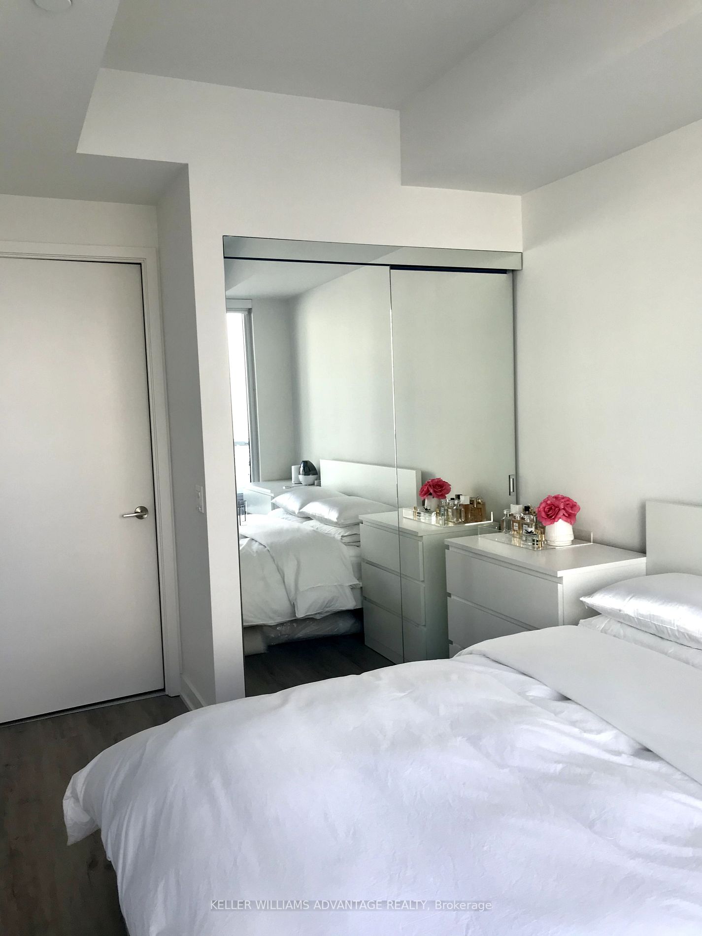 15 Queens Quay E, #514