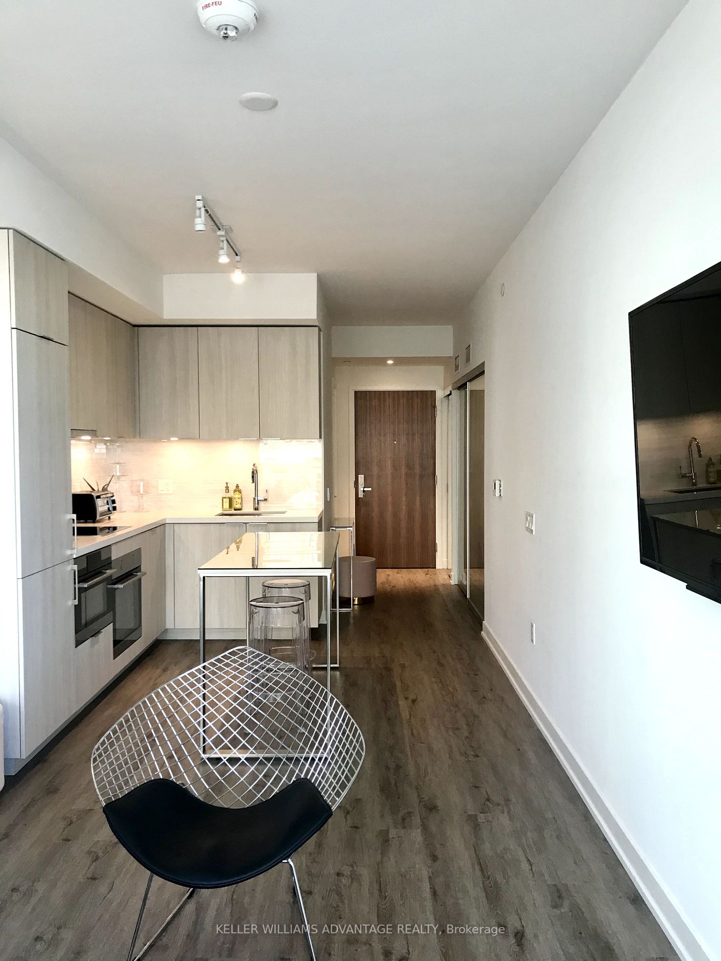 15 Queens Quay E, #514