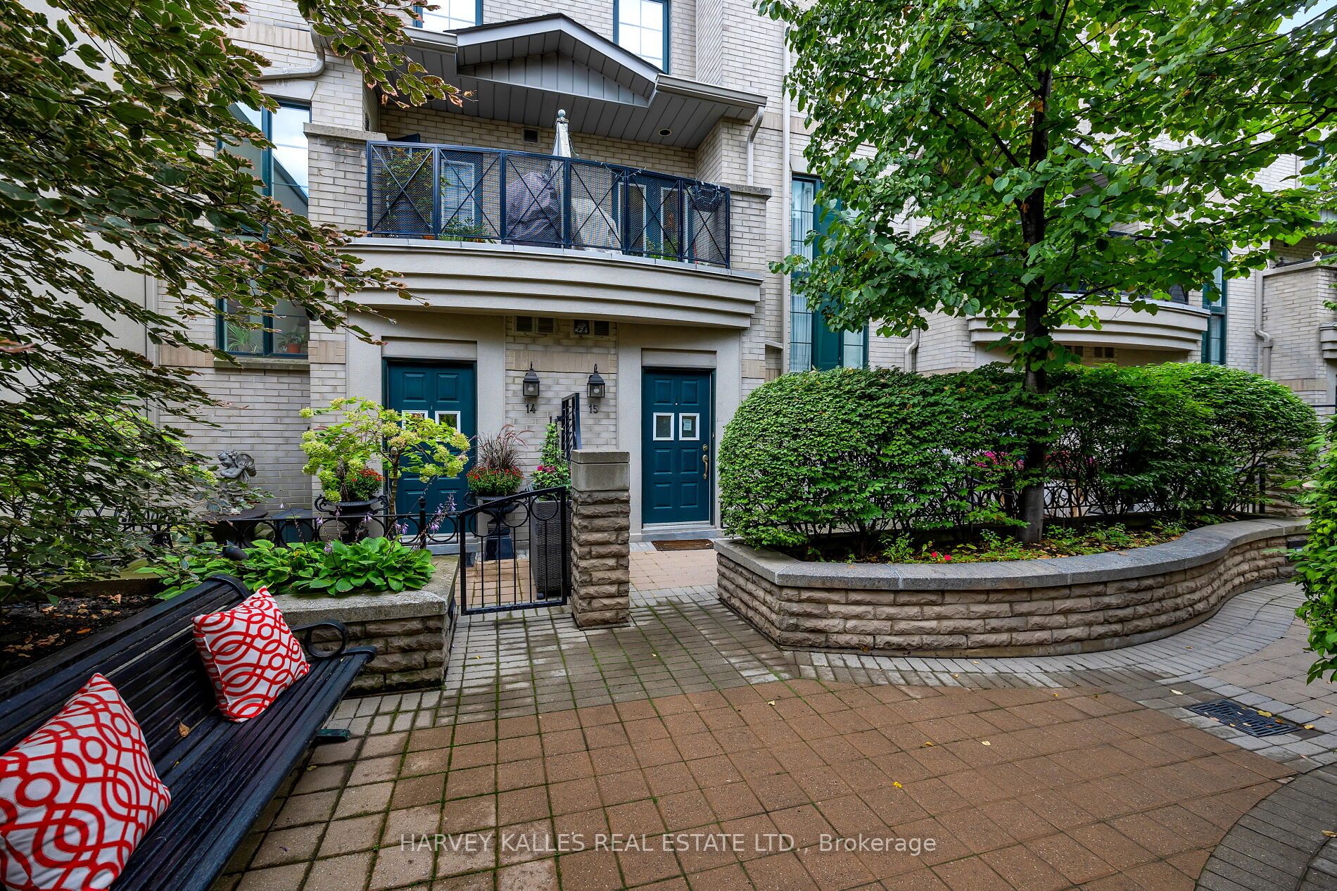 1 Baxter Street, #15