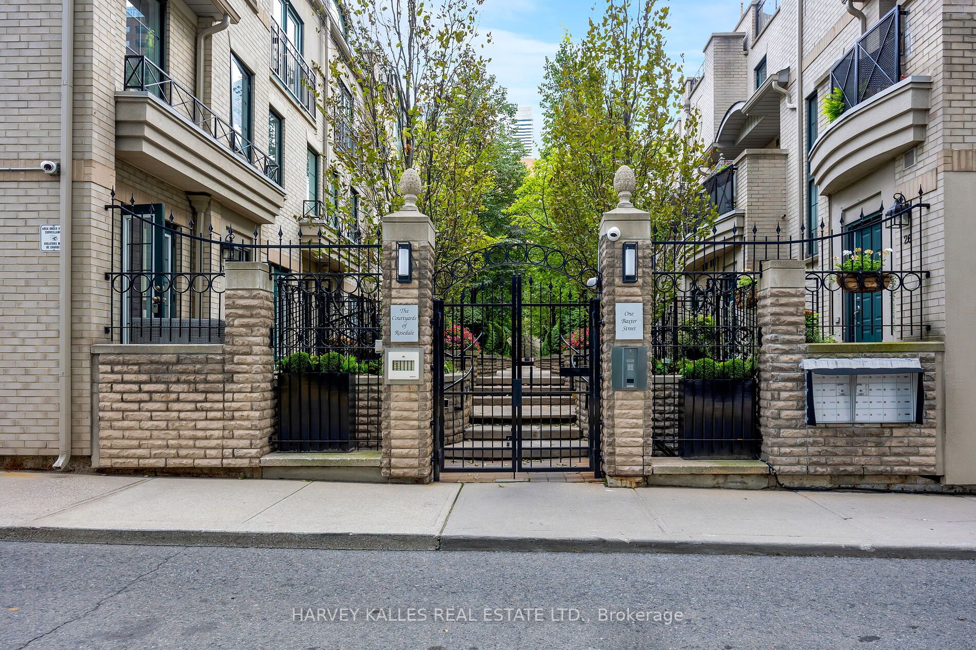 1 Baxter Street, #15