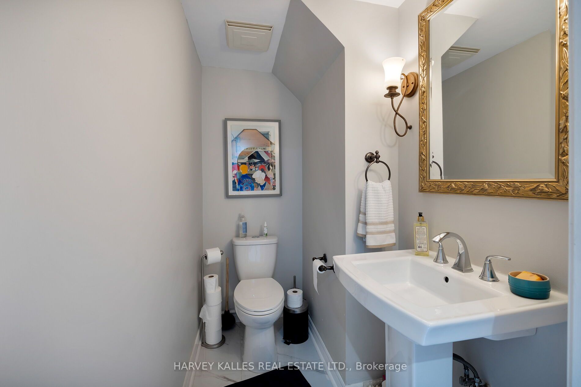 1 Baxter Street, #15