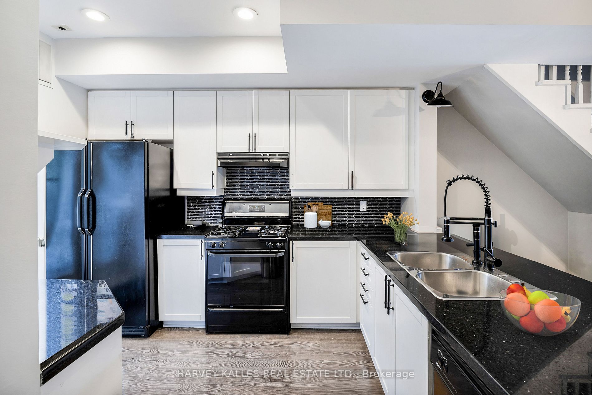 1 Baxter Street, #15